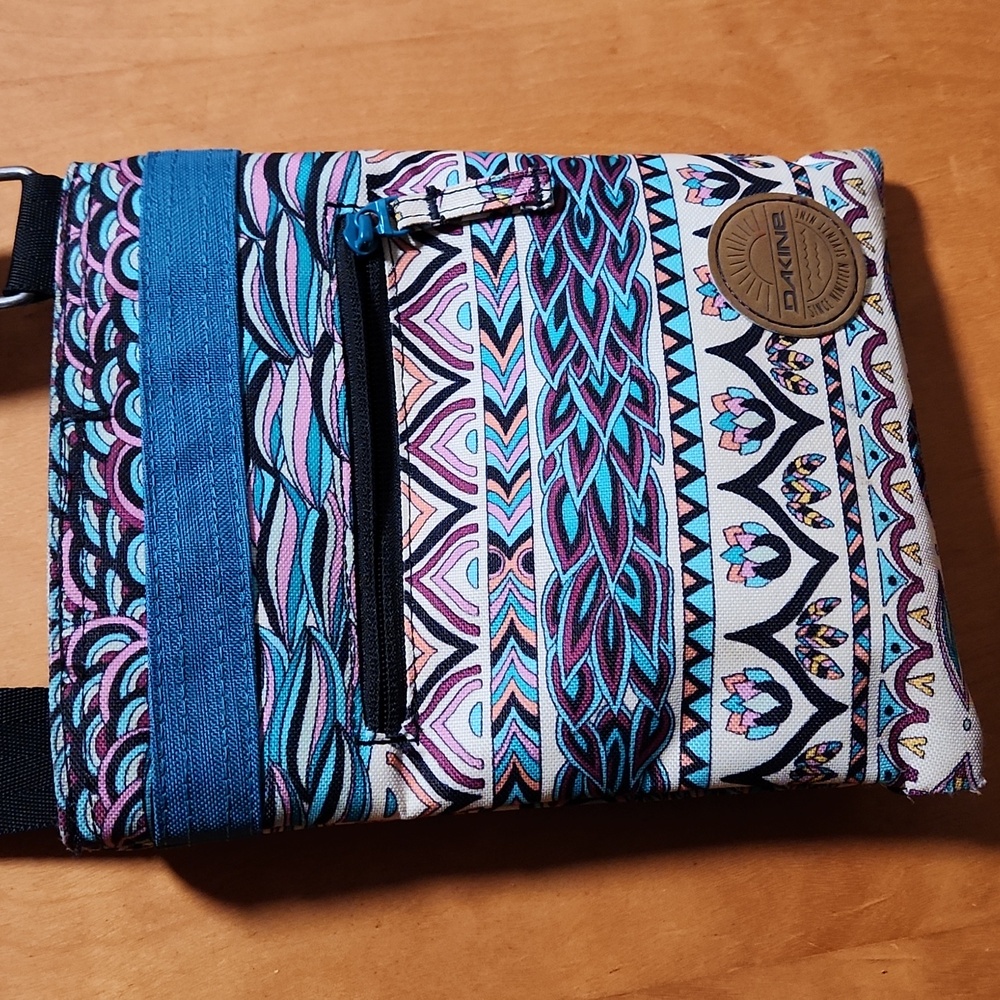 DAKINE Aztec canvas crossbody